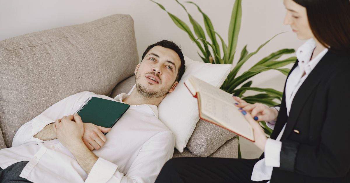 Maintaining Professional Boundaries in Therapy Settings