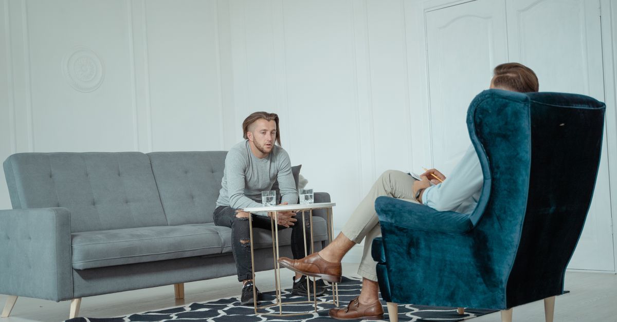 The Role of the Therapist in Humanistic Approaches